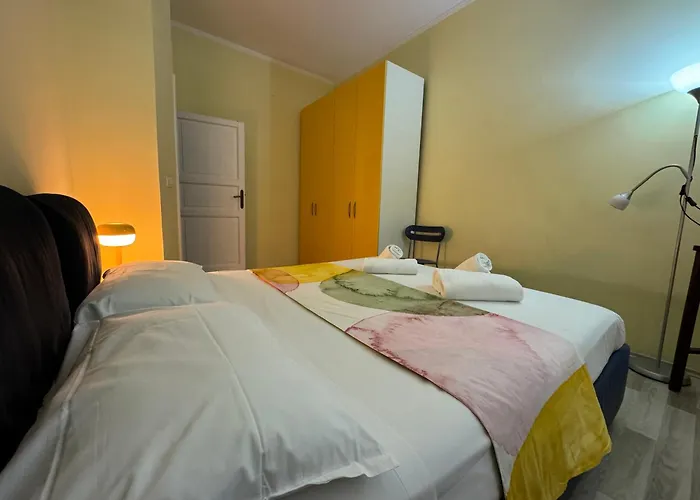 Dora Apartment *
