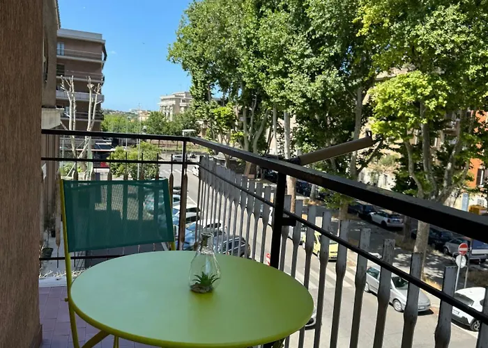 Dora Apartment Rom